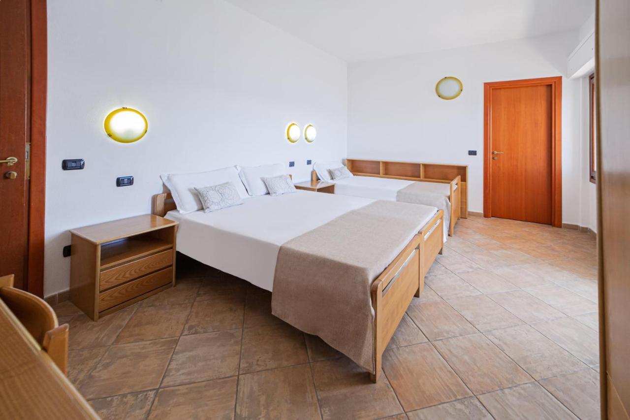 Il Gabbiano Hotel La Maddalena  Luaran gambar