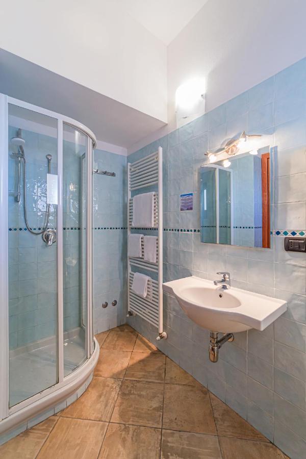 Il Gabbiano Hotel La Maddalena  Luaran gambar