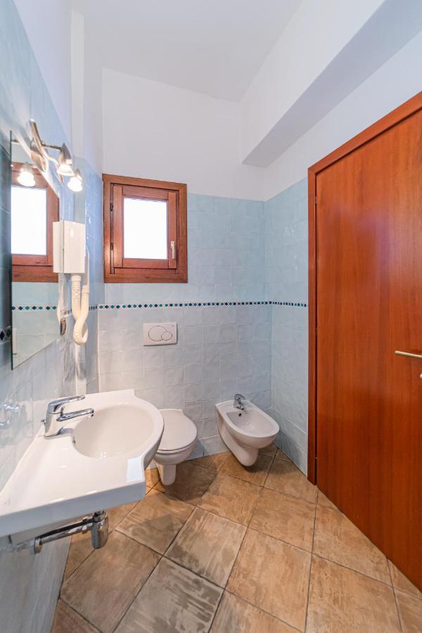 Il Gabbiano Hotel La Maddalena  Luaran gambar