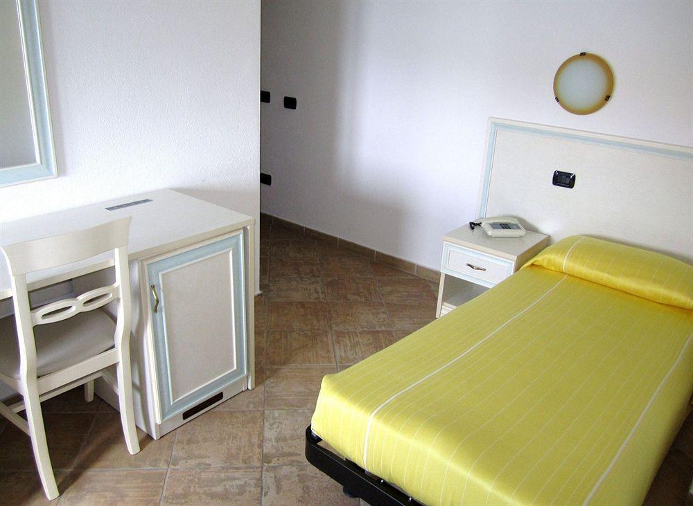 Il Gabbiano Hotel La Maddalena  Luaran gambar